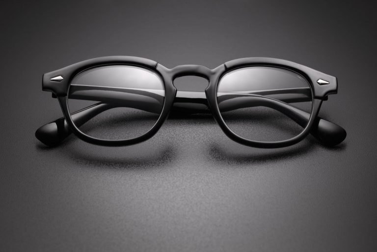 Óculos de grau com armação de polímero preto